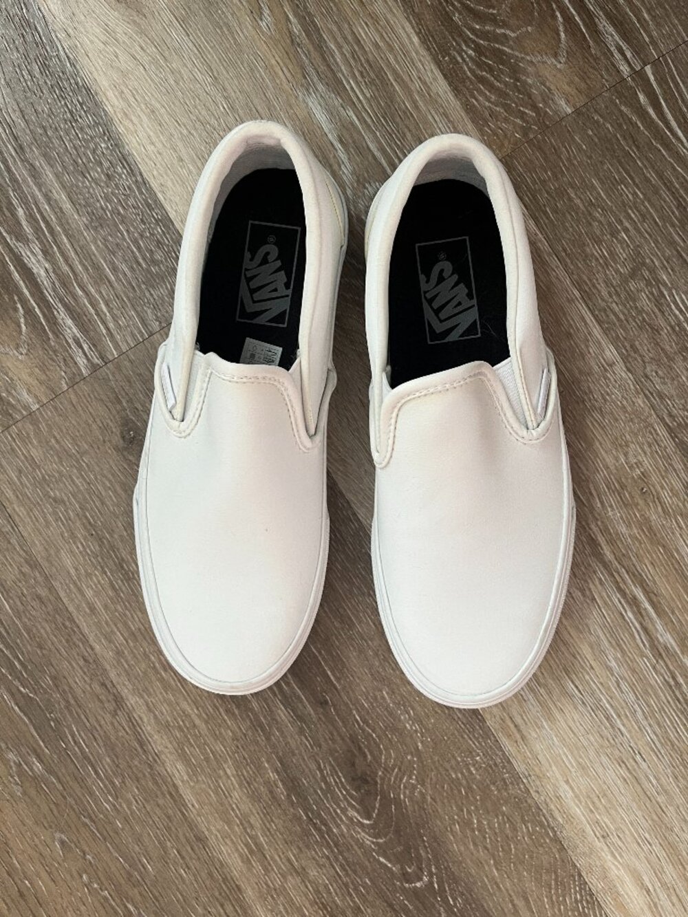 White Leather Look Classic Slip-on Vans LIKE NEW - Picture 2 of 4